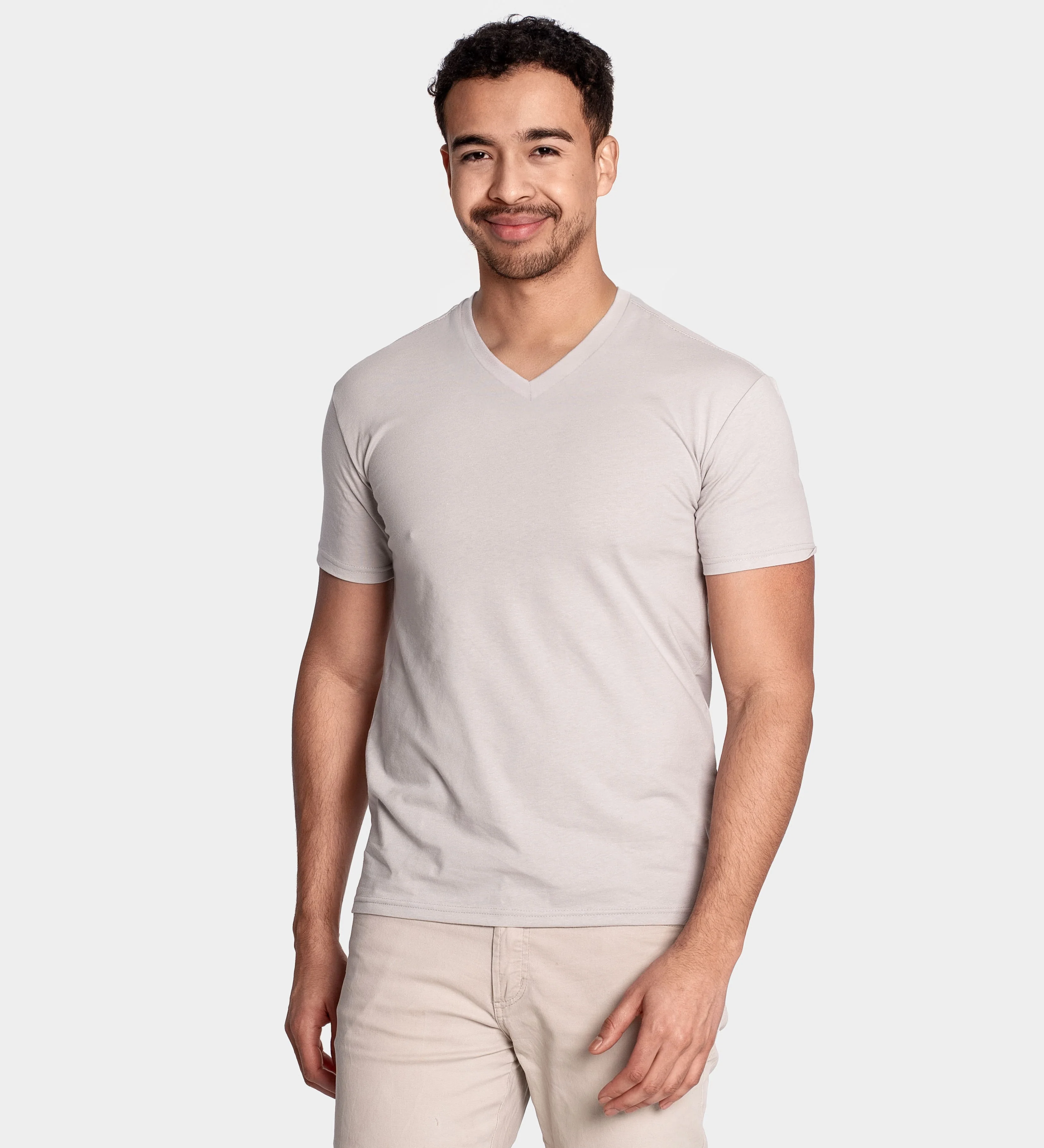 V-Neck Essential 4er Pack - Image 4